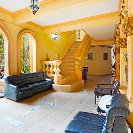Hotel Oyo 91390 Kost Grand Royal Elite Surabaja Zewnętrze zdjęcie