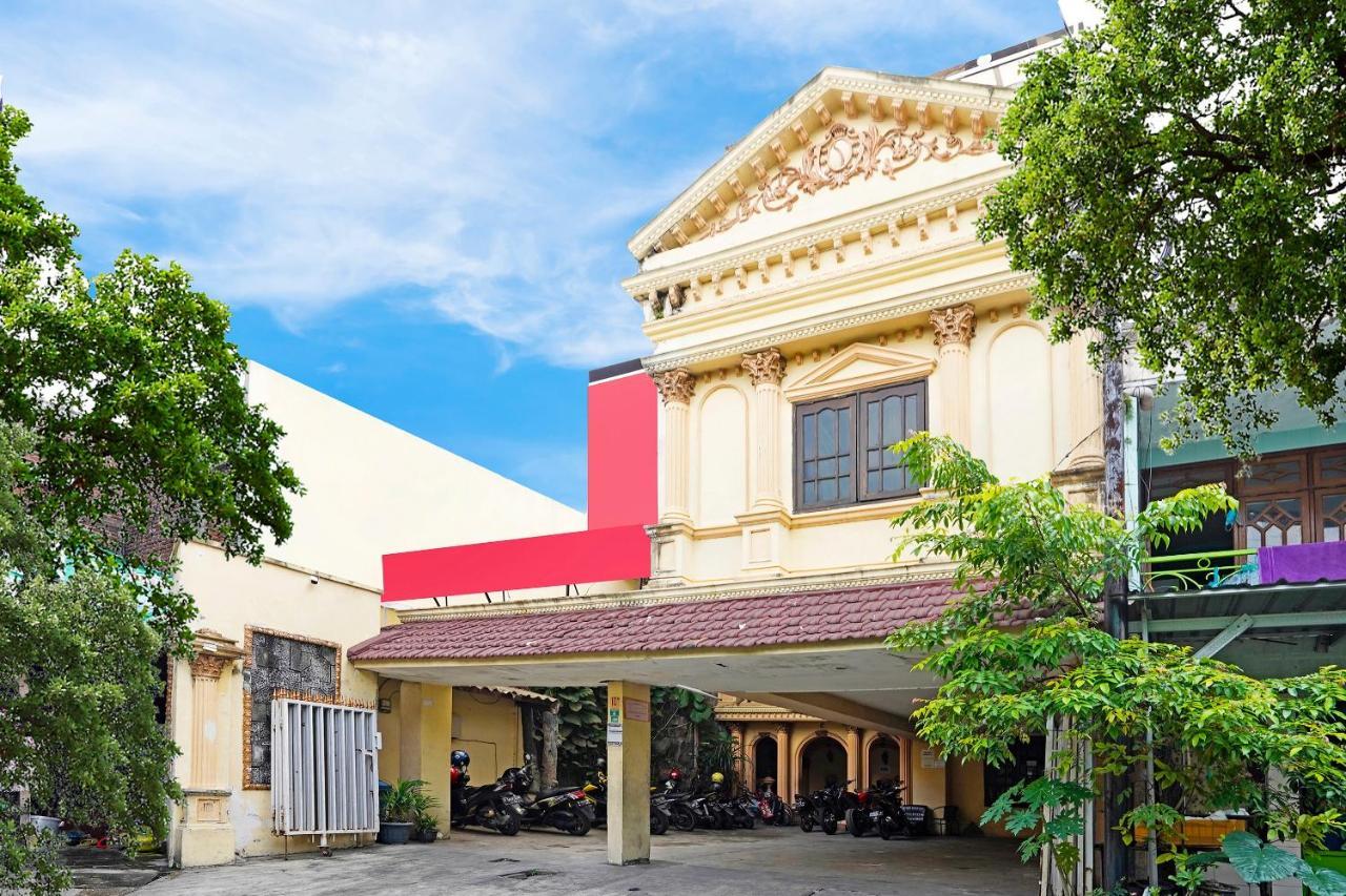Hotel Oyo 91390 Kost Grand Royal Elite Surabaja Zewnętrze zdjęcie