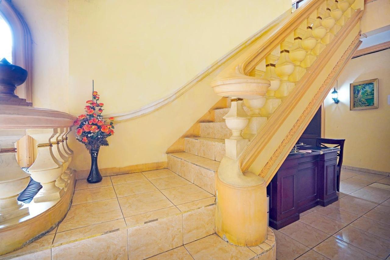 Hotel Oyo 91390 Kost Grand Royal Elite Surabaja Zewnętrze zdjęcie
