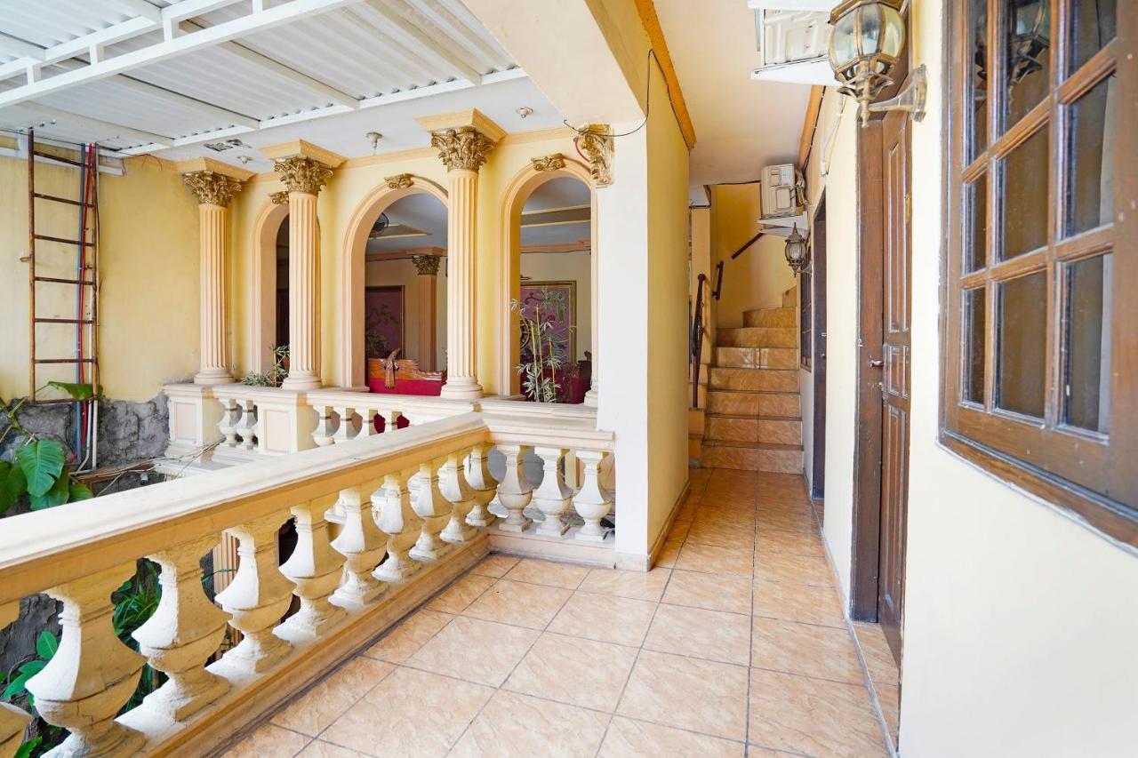 Hotel Oyo 91390 Kost Grand Royal Elite Surabaja Zewnętrze zdjęcie